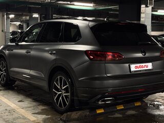 2020 Volkswagen Touareg III, серый, 5300000 рублей, вид 2
