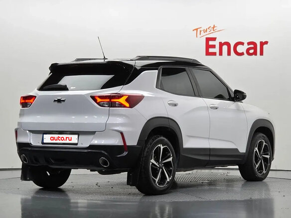 2022 Chevrolet TrailBlazer III, белый, 2050000 рублей - вид 2