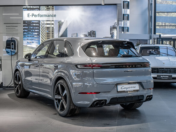 2026 Porsche Cayenne III Рестайлинг, серый, 20250000 рублей - вид 7