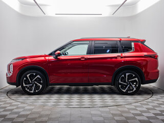 2022 Mitsubishi Outlander IV, красный, 3175000 рублей, вид 2