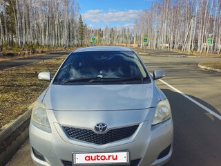 2005 Toyota Belta I, серый, 450000 рублей, вид 1