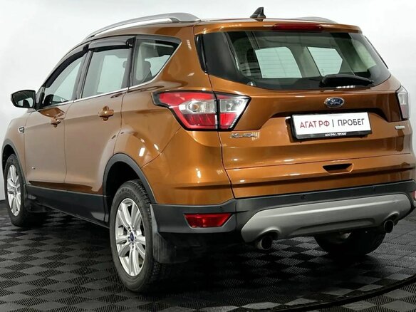 2018 Ford Kuga II Рестайлинг, коричневый, 1670000 рублей - вид 7