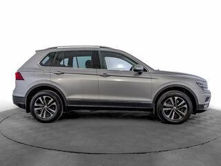 2018 Volkswagen Tiguan II, серебристый, 2720000 рублей, вид 4