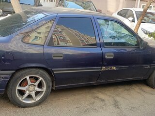 1995 Opel Vectra KAT A, синий, 109000 рублей, вид 1