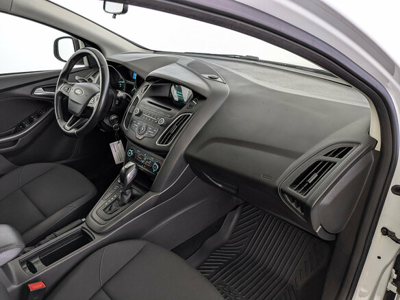 2018 Ford Focus III Рестайлинг, белый - вид 12