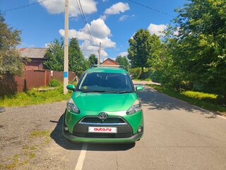 2016 Toyota Sienta II, зелёный, 1550000 рублей, вид 1