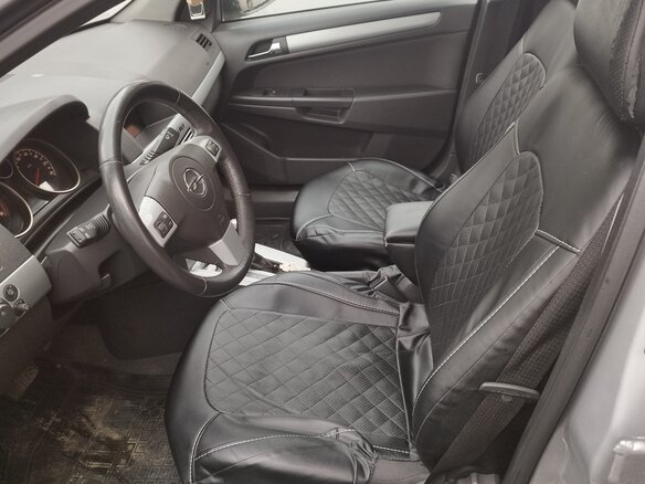 2014 Opel Astra H Рестайлинг, серебристый, 650000 рублей - вид 4