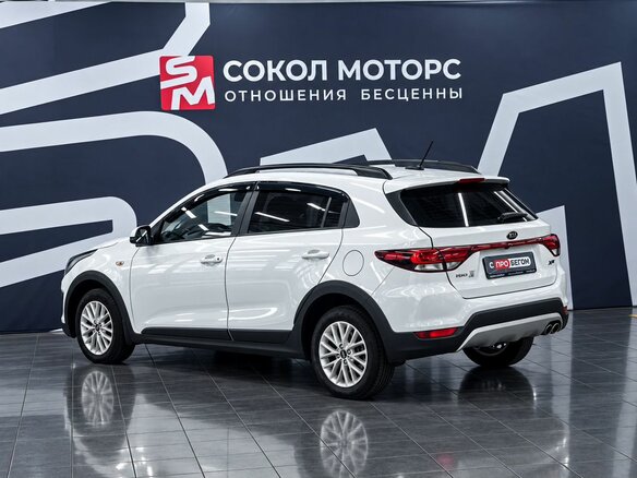 2020 Kia Rio X-Line IV, белый - вид 1