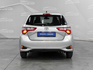 2019 Toyota Vitz III (XP130) Рестайлинг 2, серебристый, 955000 рублей, вид 4