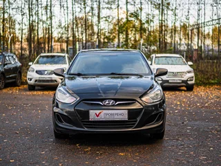 2013 Hyundai Solaris I, чёрный, 635000 рублей, вид 3