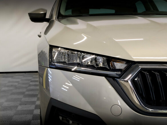 2020 Skoda Octavia IV (A8), коричневый - вид 16
