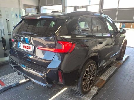 2023 BMW X1 18i sDrive III (U11/U12), чёрный, 3950000 рублей, вид 3