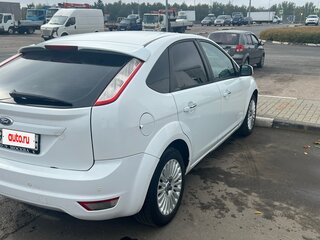 2010 Ford Focus II Рестайлинг, белый, 530000 рублей, вид 5
