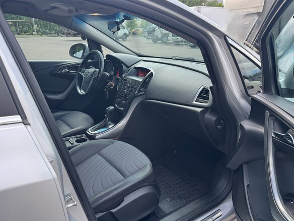 2013 Opel Astra J Рестайлинг, серебристый - вид 8