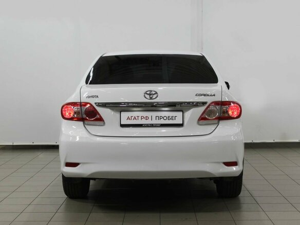 2012 Toyota Corolla X (E140, E150) Рестайлинг, белый, 1150000 рублей - вид 6