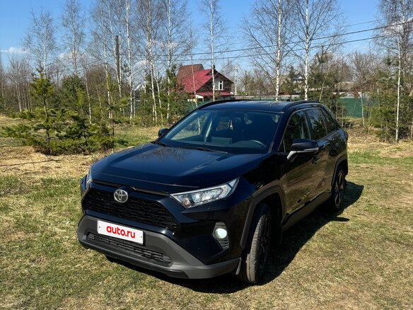 2020 Toyota RAV4 V (XA50), чёрный, 4200000 рублей - вид 1
