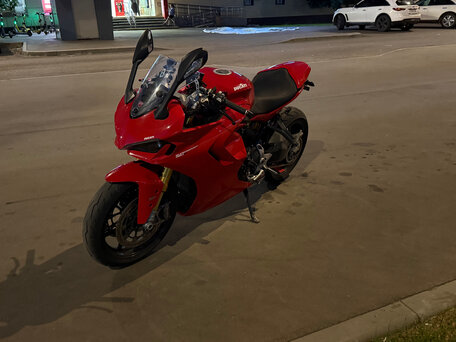 2021 Ducati Supersport, красный, 700000 рублей, вид 4