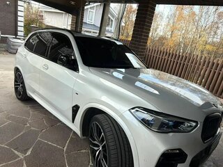2020 BMW X5 30d IV (G05/G18), белый, 7700000 рублей, вид 1