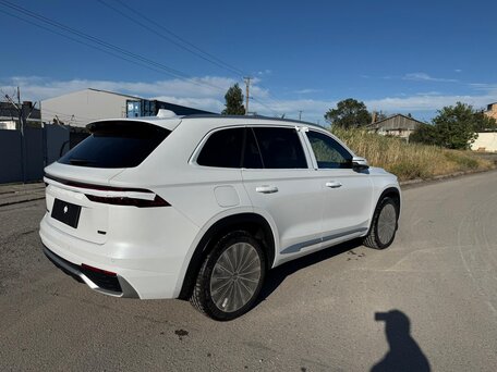2026 Geely Monjaro (Xingyue L) I Рестайлинг 2 (China Market), белый, 4000000 рублей, вид 4