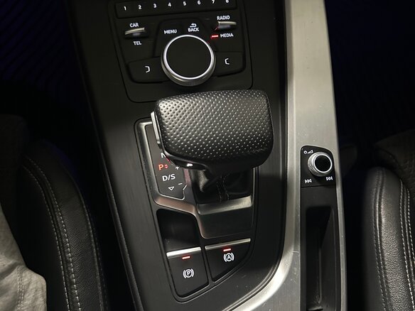 2017 Audi A4 V (B9), серый, 3400000 рублей - вид 8