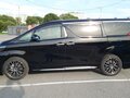 2020 Toyota Alphard III Рестайлинг, чёрный, 4470000 рублей - вид 8