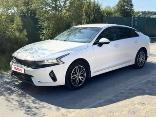 2022 Kia K5 III, белый, 2350000 рублей, вид 1
