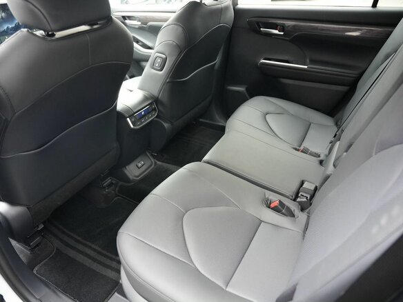 2026 Toyota Highlander IV (XU70), белый, 5799000 рублей - вид 12