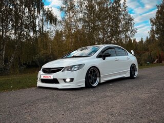 2010 Honda Civic VIII Рестайлинг, белый, 950000 рублей, вид 3