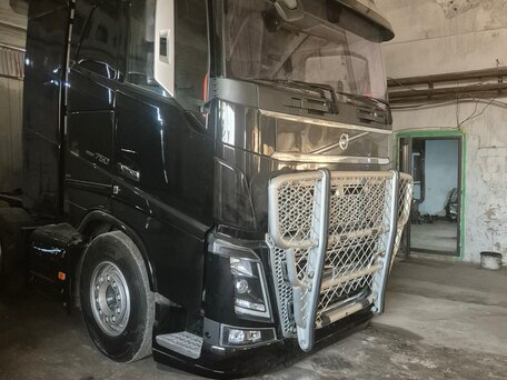 2019 Volvo FH, чёрный, 7500000 рублей, вид 2