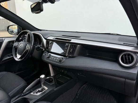 2016 Toyota RAV4 IV (XA40) Рестайлинг, красный, 2590000 рублей - вид 9