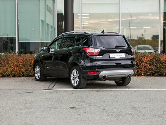 2017 Ford Kuga II Рестайлинг, чёрный, 1650000 рублей - вид 5