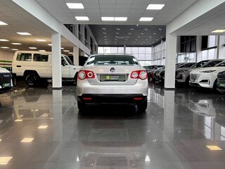 2010 Volkswagen Jetta V, серебристый, 880000 рублей, вид 4