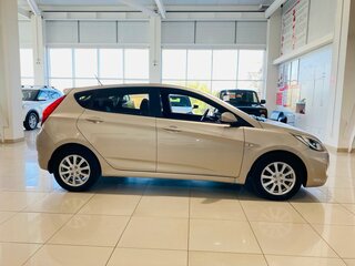 2011 Hyundai Solaris I, бежевый, 943000 рублей, вид 4