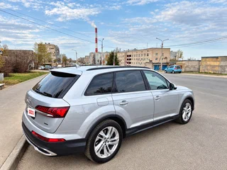 2020 Audi Q7 50 TDI II (4M) Рестайлинг, серый, 6499000 рублей, вид 5