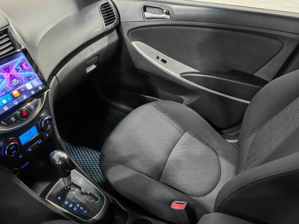 2011 Hyundai Solaris I, голубой, 650000 рублей - вид 11