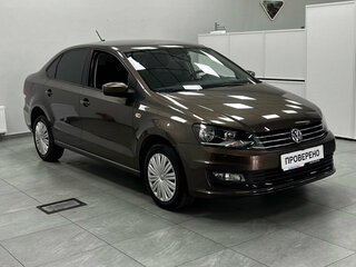 2017 Volkswagen Polo V Рестайлинг, коричневый, 1400000 рублей, вид 3