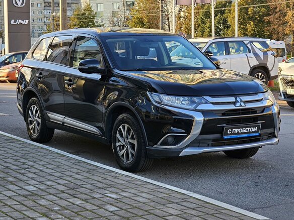 2017 Mitsubishi Outlander III Рестайлинг 2, чёрный, 1689000 рублей - вид 4