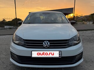 2017 Volkswagen Polo V Рестайлинг, белый, 899000 рублей, вид 2