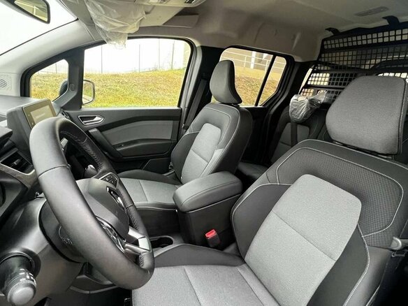 2024 Renault Kangoo Grand III, серый, 3140000 рублей - вид 4
