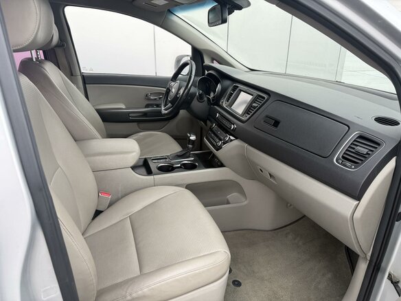 2018 Kia Carnival III, серый, 2150000 рублей - вид 5