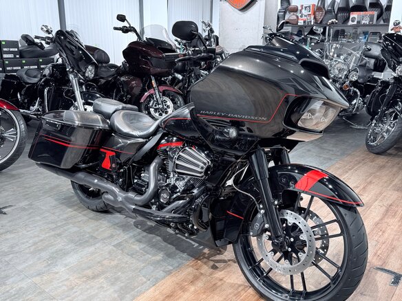 2018 Harley-Davidson CVO Road Glide, чёрный, 2499000 рублей - вид 1