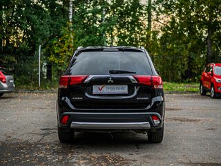 2016 Mitsubishi Outlander III Рестайлинг 2, чёрный, 1660000 рублей, вид 4