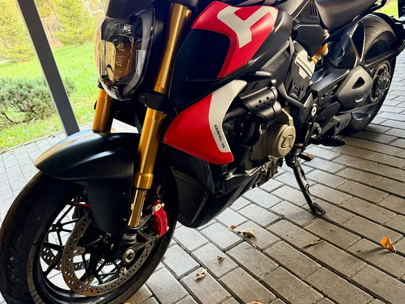 2026 Ducati Diavel, красный, 3800000 рублей