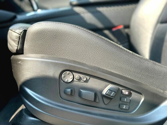 2013 BMW X6 35i I (E71) Рестайлинг, белый - вид 14
