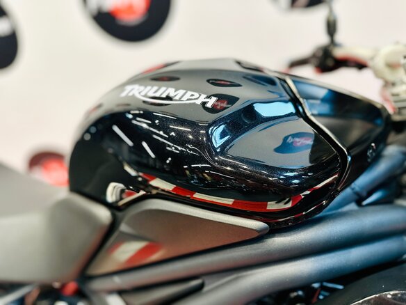 2011 Triumph Speed Triple, чёрный, 550000 рублей - вид 22