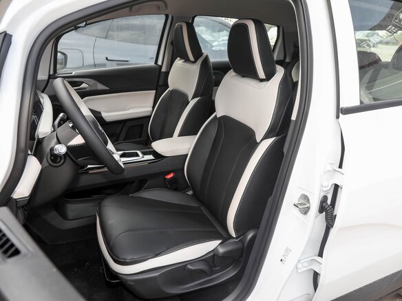 2026 Geely Geometry E 39.4 kWh, белый, 1957007 рублей - вид 8