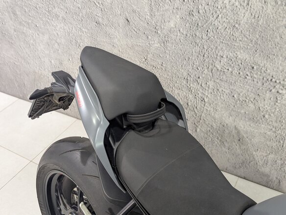 2024 Ducati Streetfighter V4, серый, 2850000 рублей - вид 8