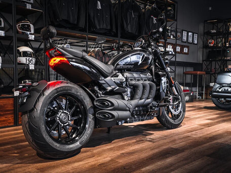 2026 Triumph Rocket 3, серый, 3200000 рублей, вид 3