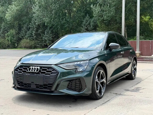 2023 Audi A3 Sportback 35 TFSI IV (8Y), зелёный, 2300000 рублей