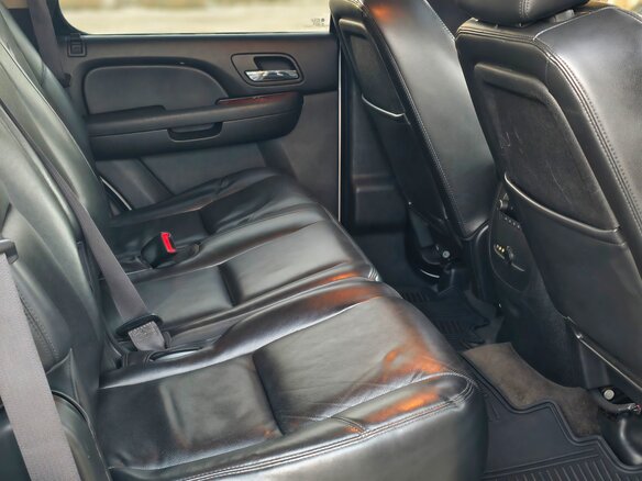 2012 Chevrolet Tahoe 6AT III, белый, 1750000 рублей - вид 16